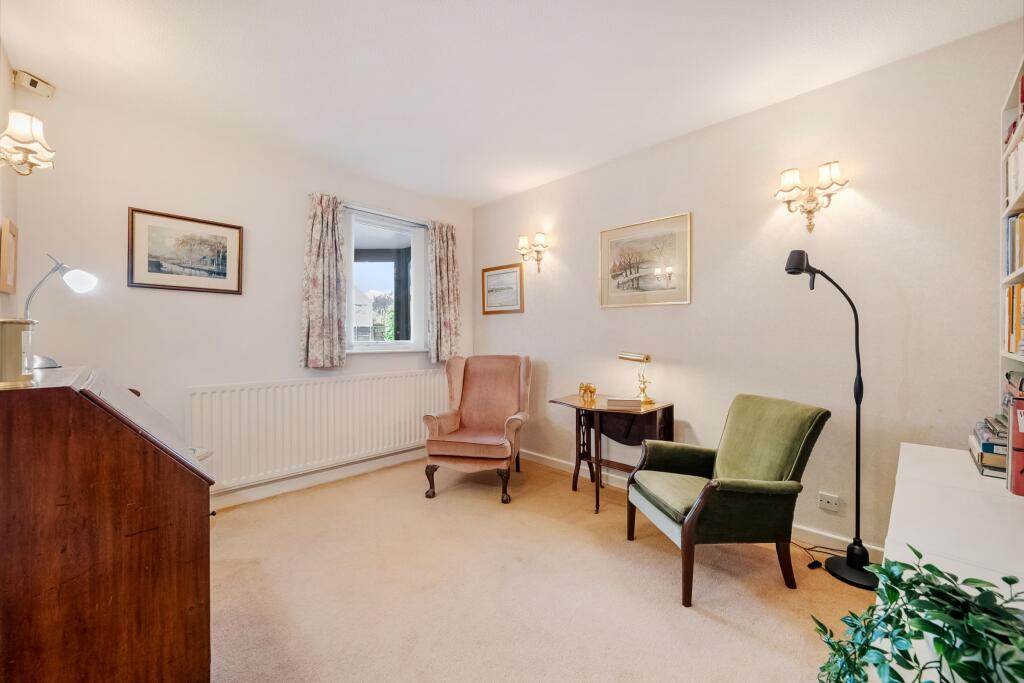 Bedroom 4 / Reading Room