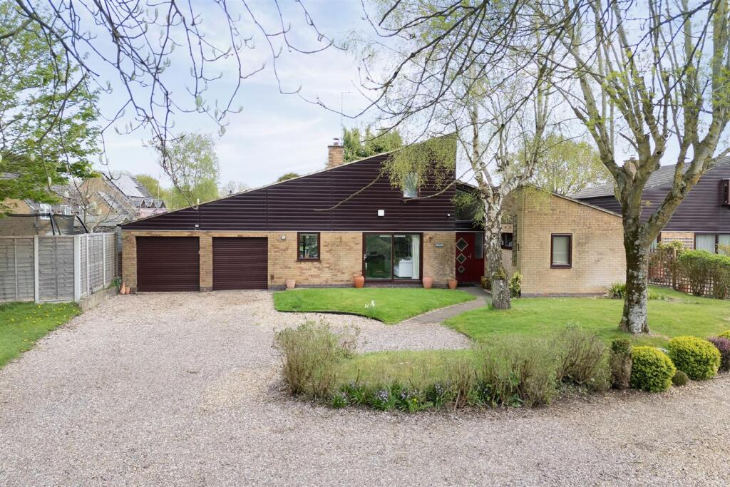 Mayfields, 1 Manor Close