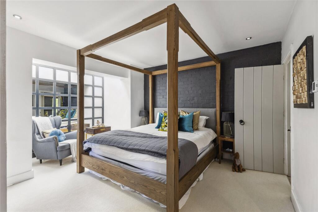 Main Bedroom
