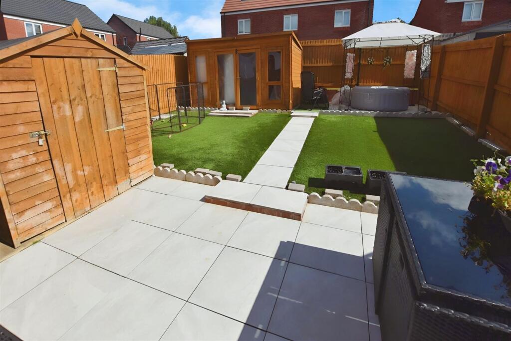 31adf1db-Back 203.jpg