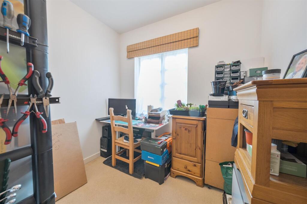 73 Reffield Close, Towcester (21).jpg