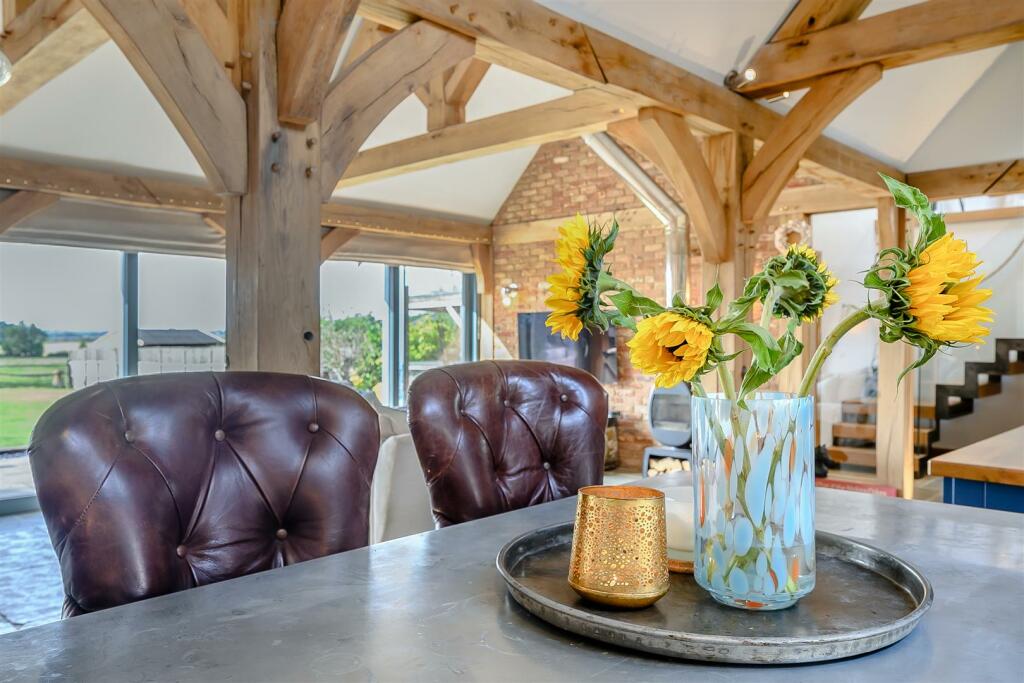 8568517-interior20.jpg