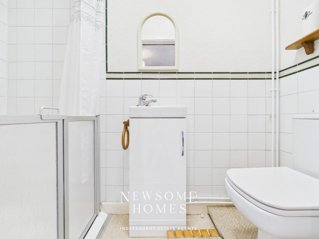 Downstairs Shower RM