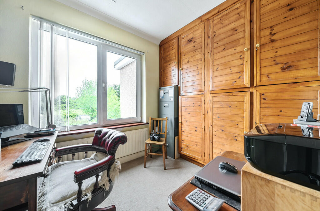 bedroom4