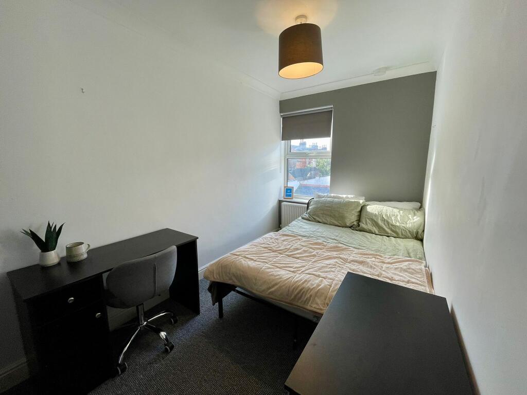 22 Grace Street - Bedroom1.jpeg