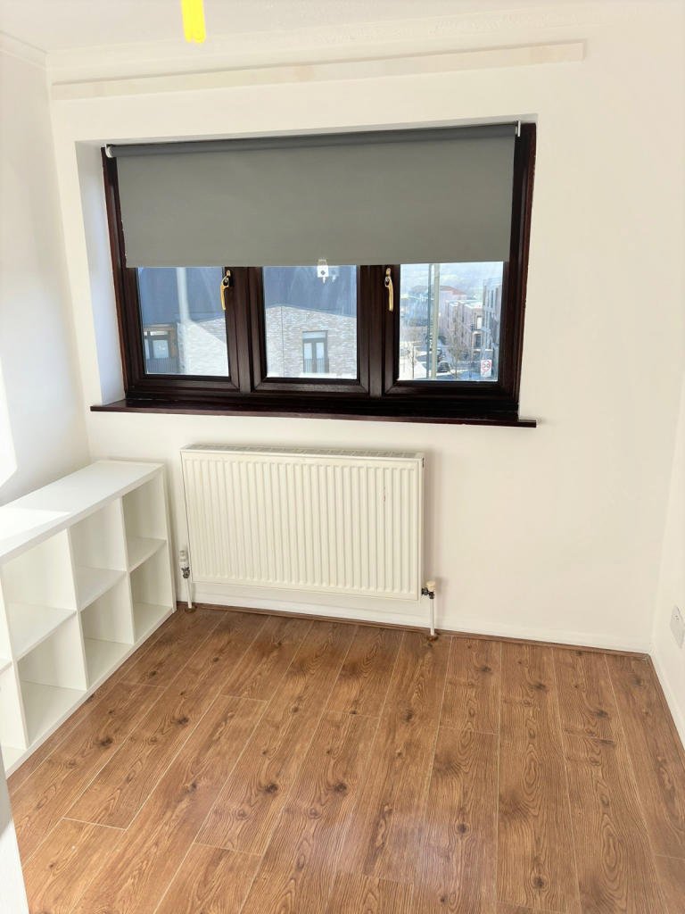 FRONT BEDROOM