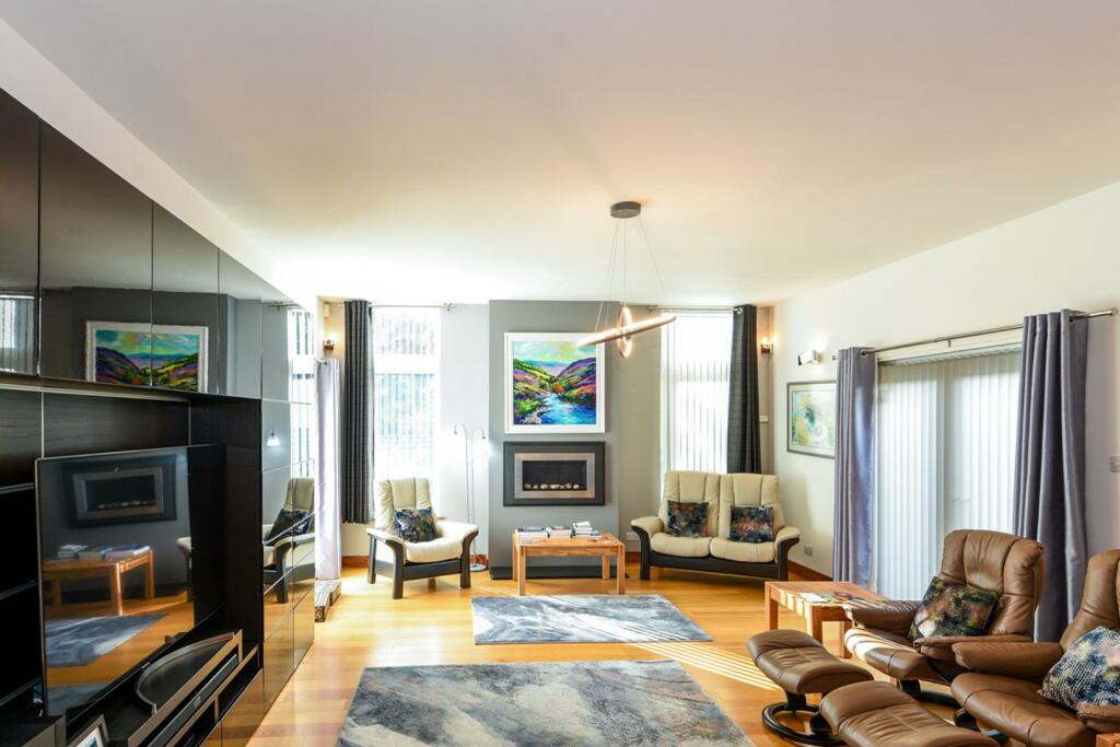 sitting room.jpg