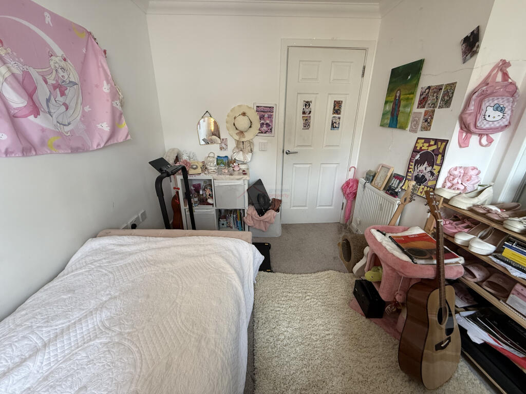 Bedroom 3b.JPG