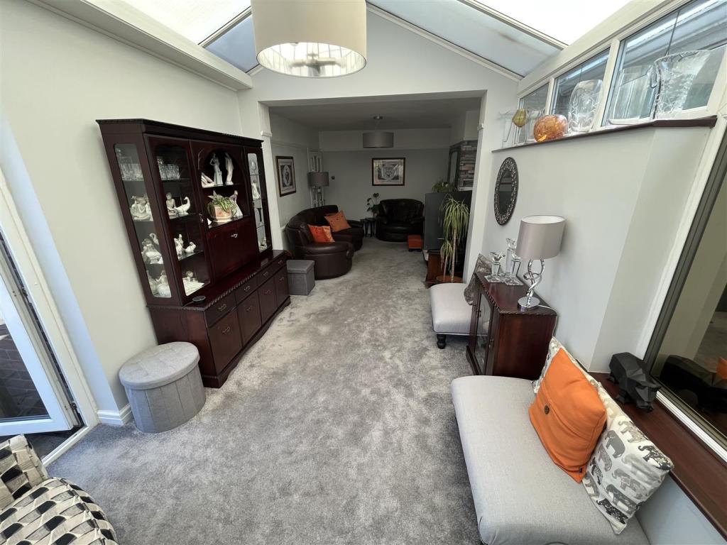 Extended Lounge Aspect 3.jpg