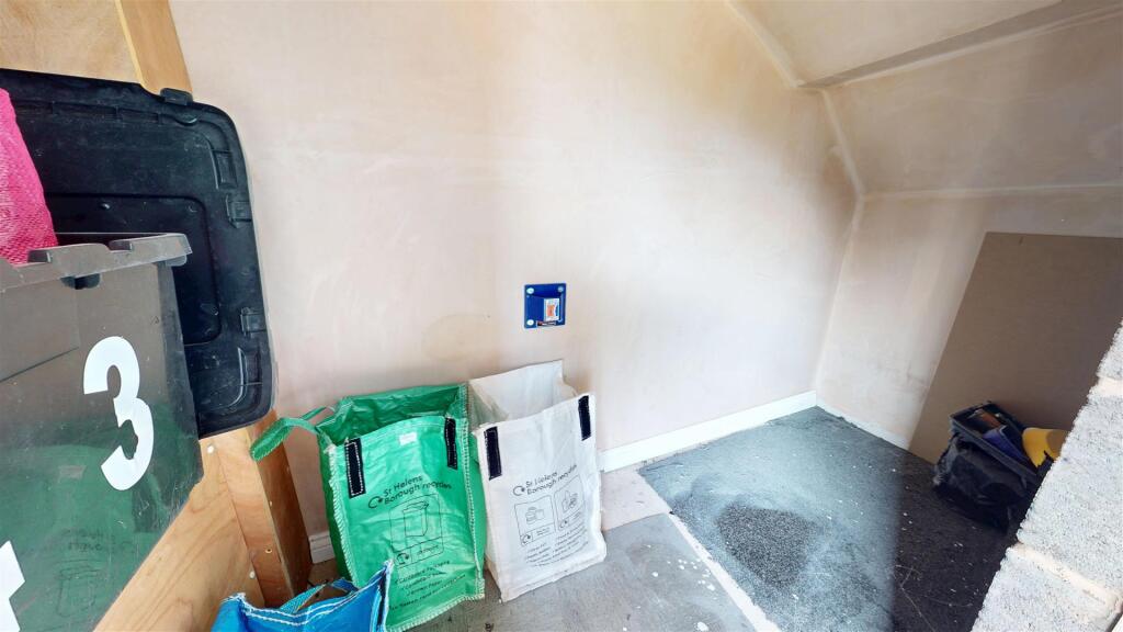 Newlove Avenue Outside Storage