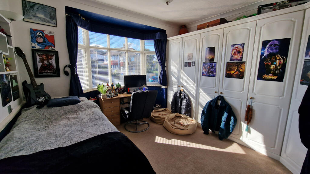 FRONT BEDROOM