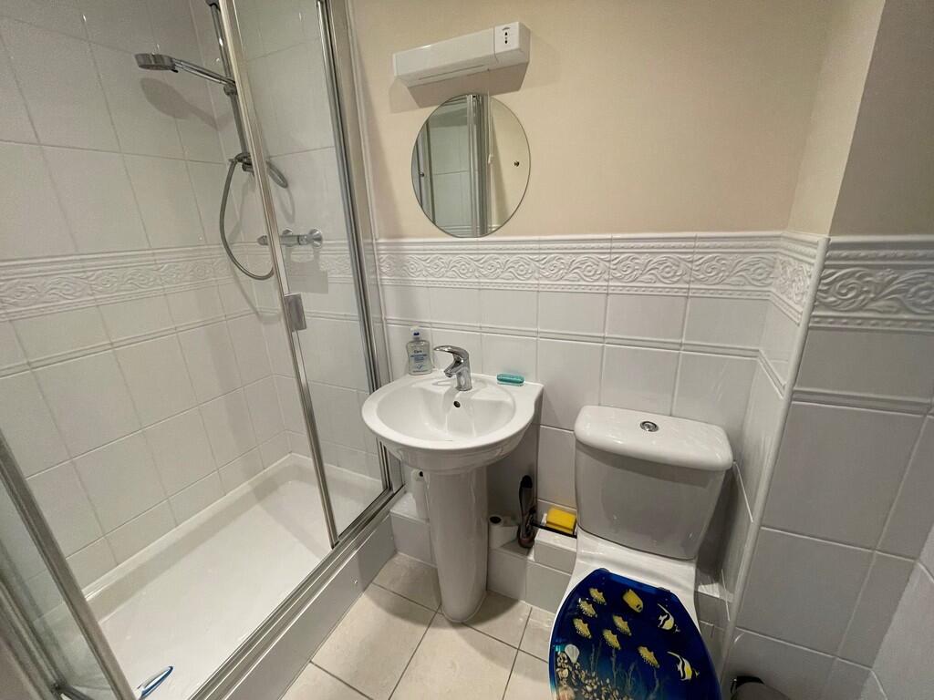 Flat 21 County Wh...