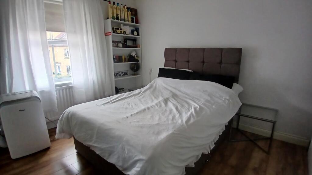 Bed 3.jpg