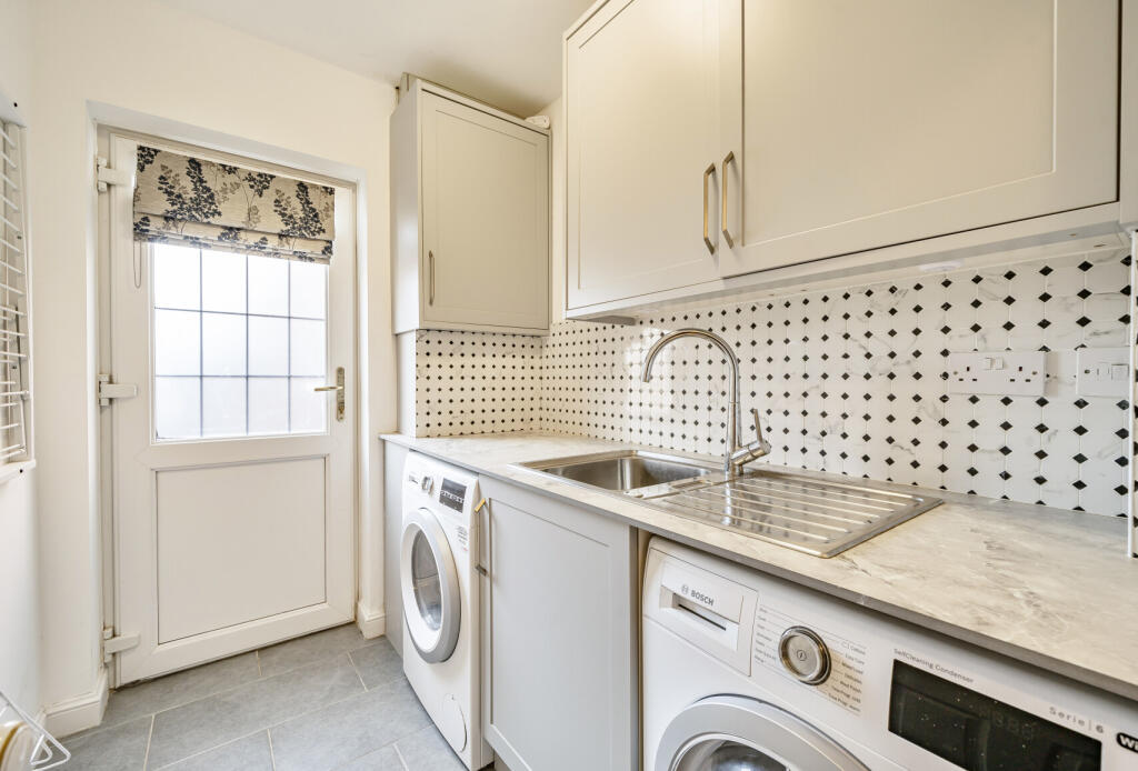 1316922-38-685db0...