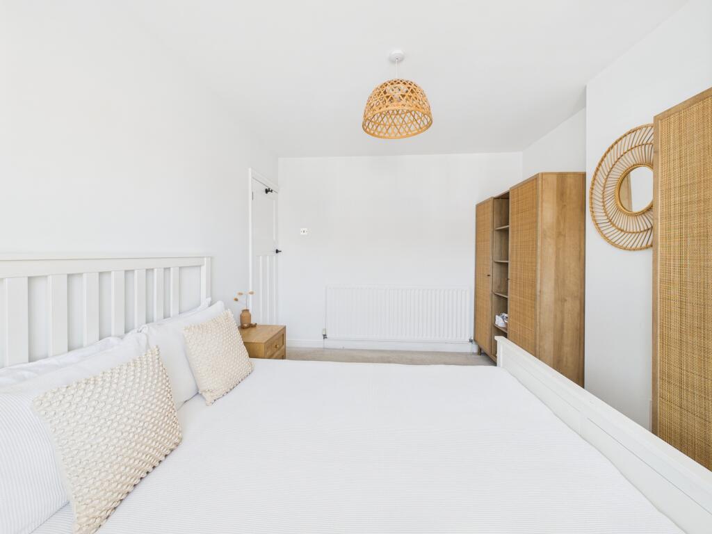 CAM05192G0-PR0070-STILL028