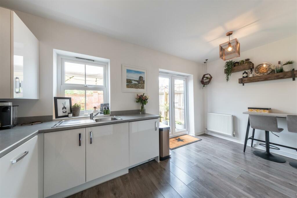 51 Hazelhurst Way-002.jpg