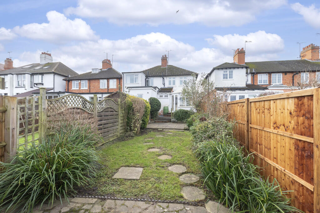 29 Shaw Green Lan...