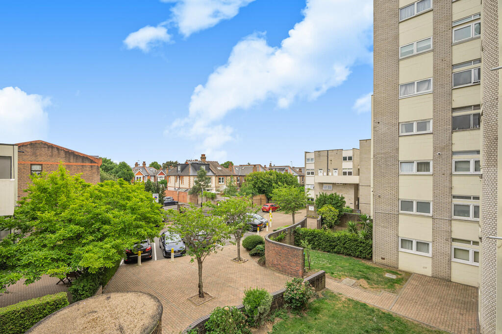 Bloomsbury Close ...