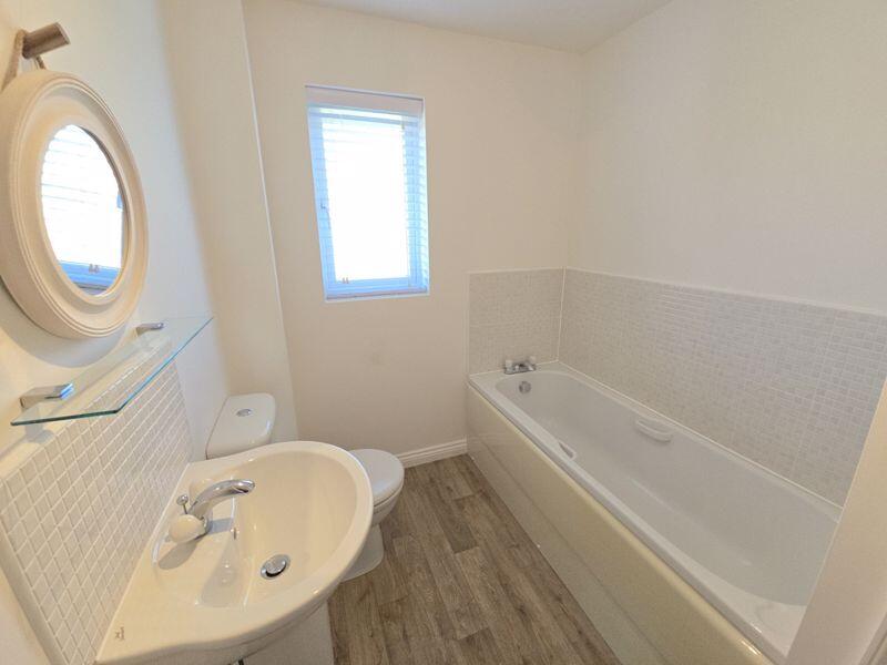 Family Bathroom 
