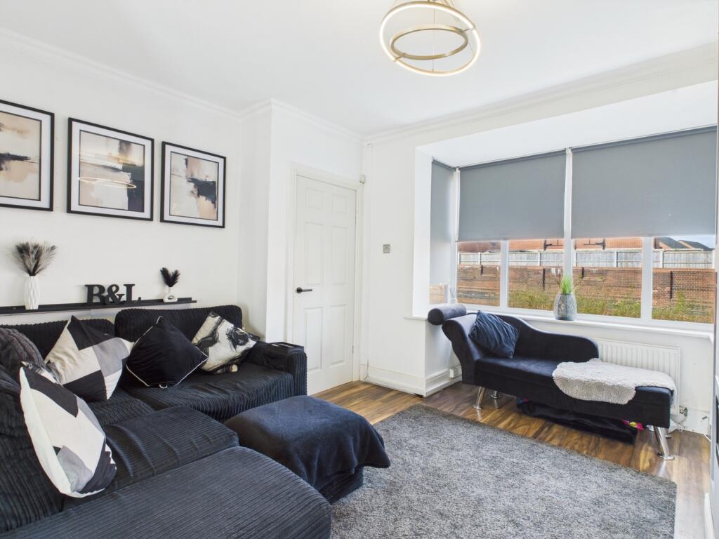 CAM04634G0-PR0025-STILL006