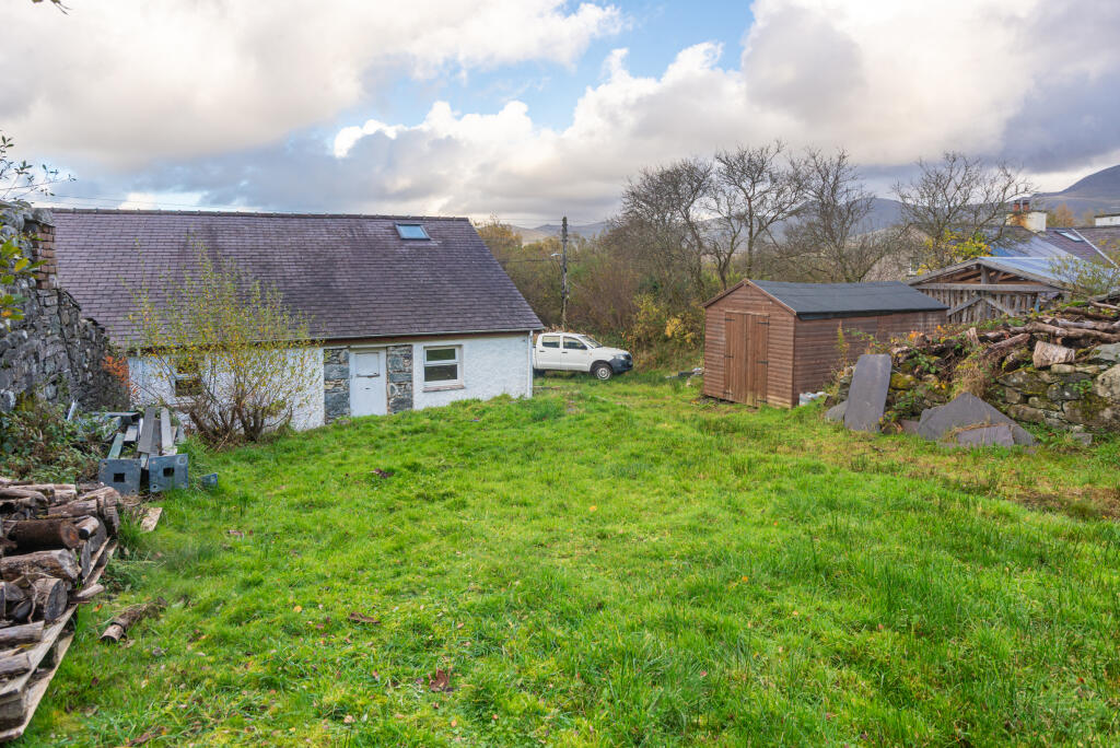 22 Tan Y Bwlch  Mynydd Llandygai-17 T202511131416.jpg