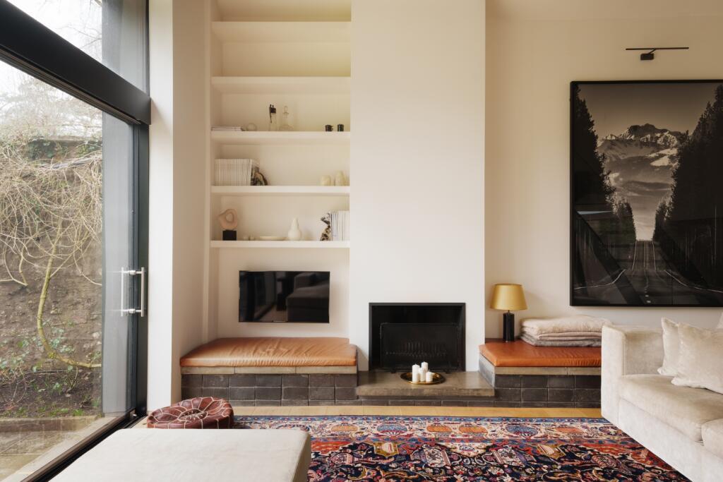 Drawing Room Feature