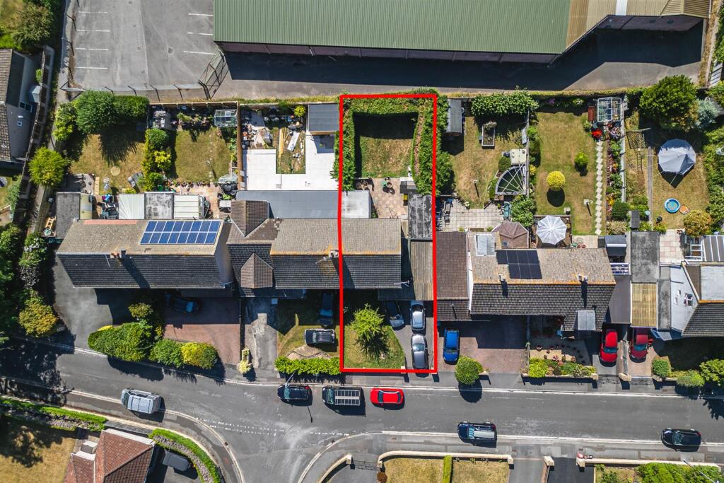 44 Hillcrest Road, Nailsea, North Somerset BS48 2J