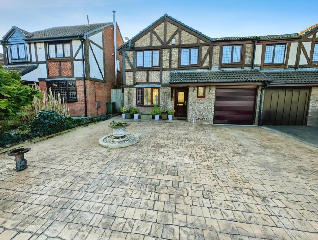 prop box 20 HAMPDEN CLOSE front shot.jpg