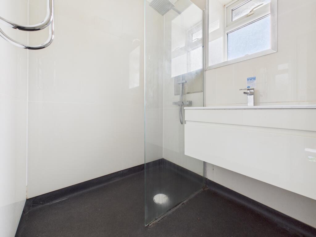 CAM03729G0-PR0124-STILL013