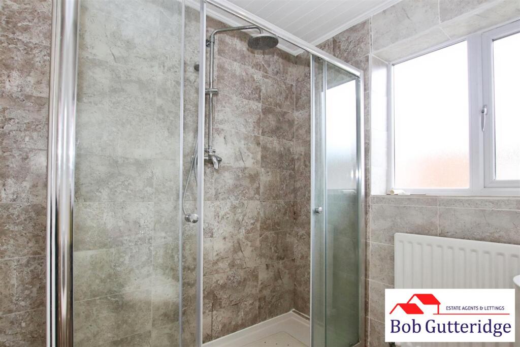 FIRST FLOOR SHOWER ROOM