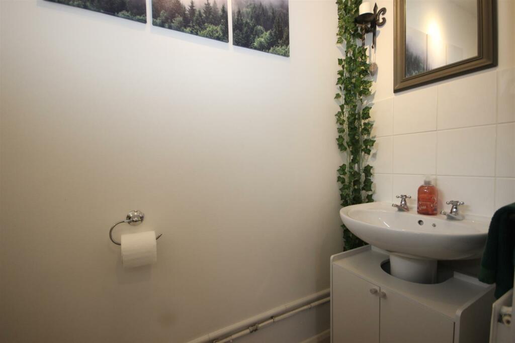 CLOAKROOM/WC