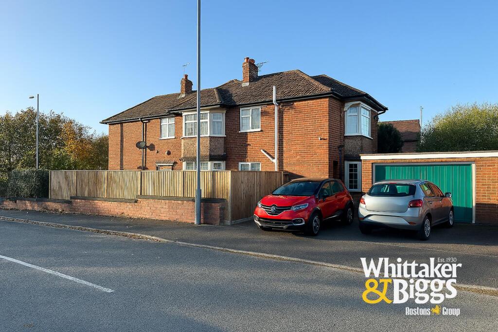 33 Junction Road External.JPG
