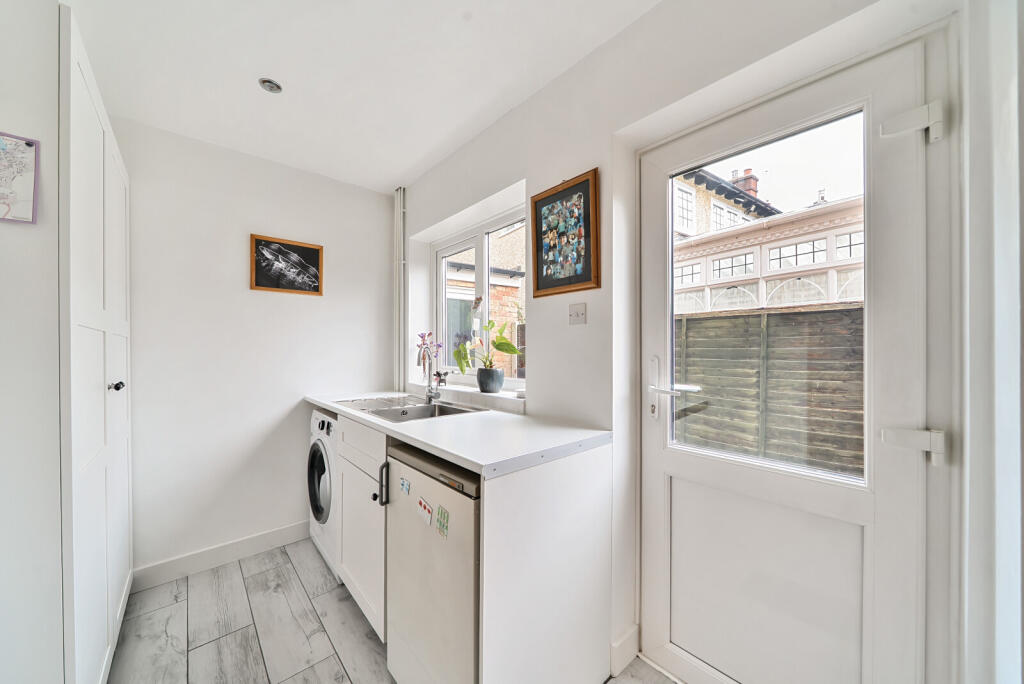 1318345-9-686521f...