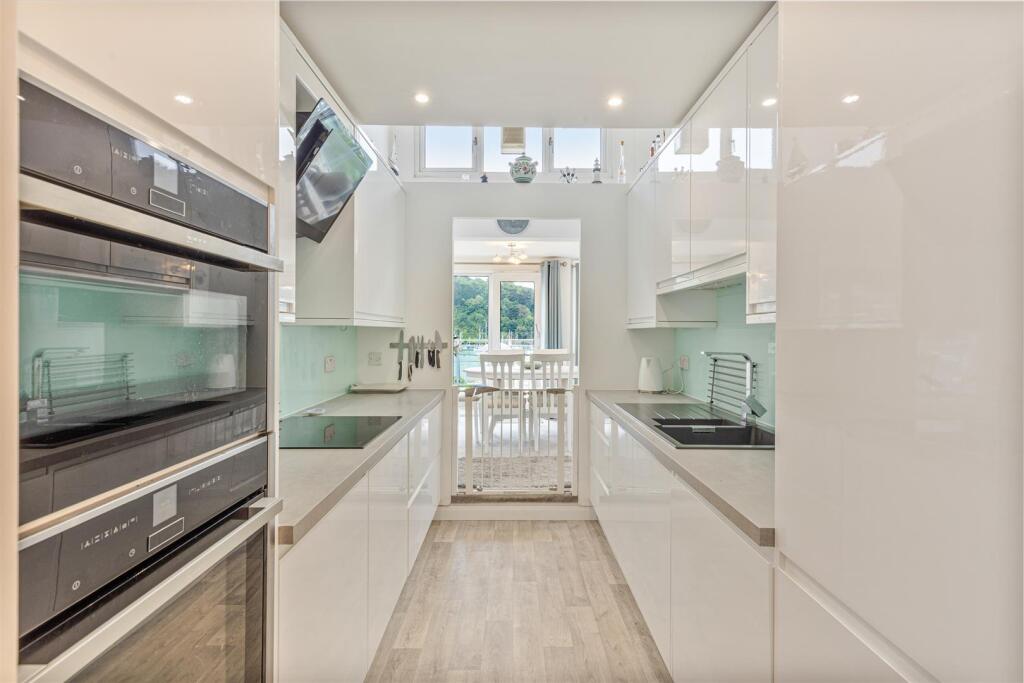 A15 - 7 Lee Court, Dartmouth - 250624.jpg