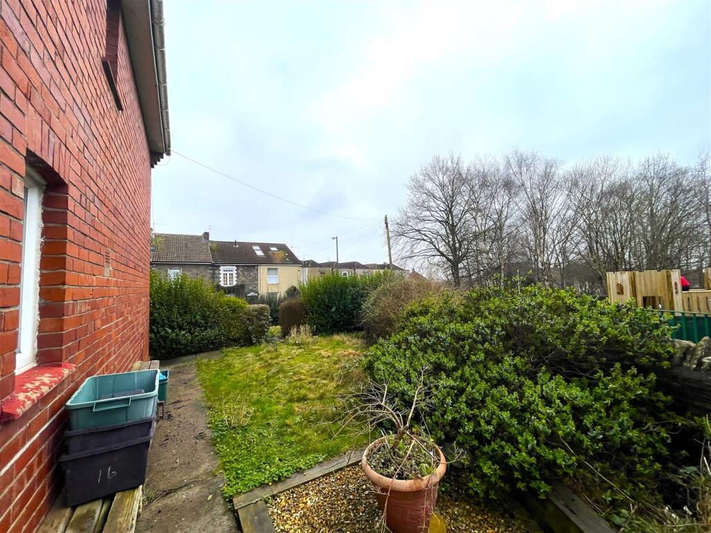 11 - 3 bedroom end terrace.JPG