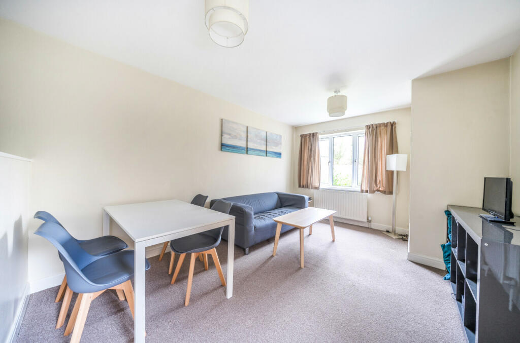 Sitting/Dining Room