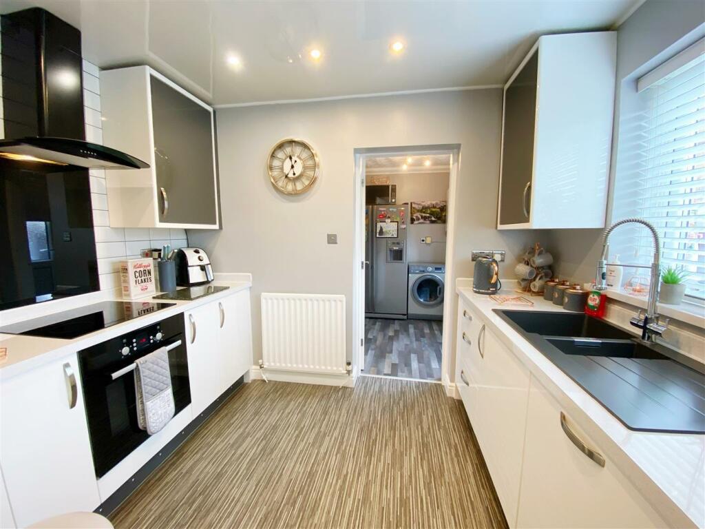 Kitchen pic 4.jpg