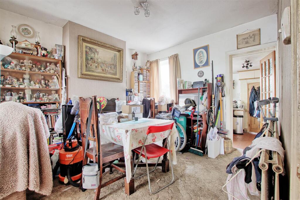 Dining area.jpg