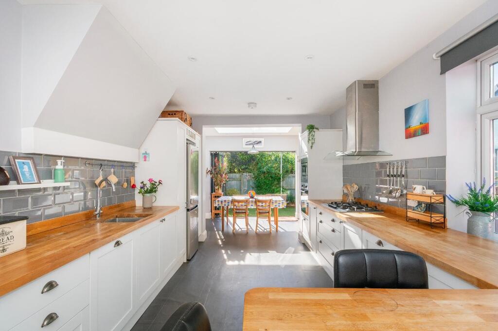 3B9RKE - Kitchen F.jpg