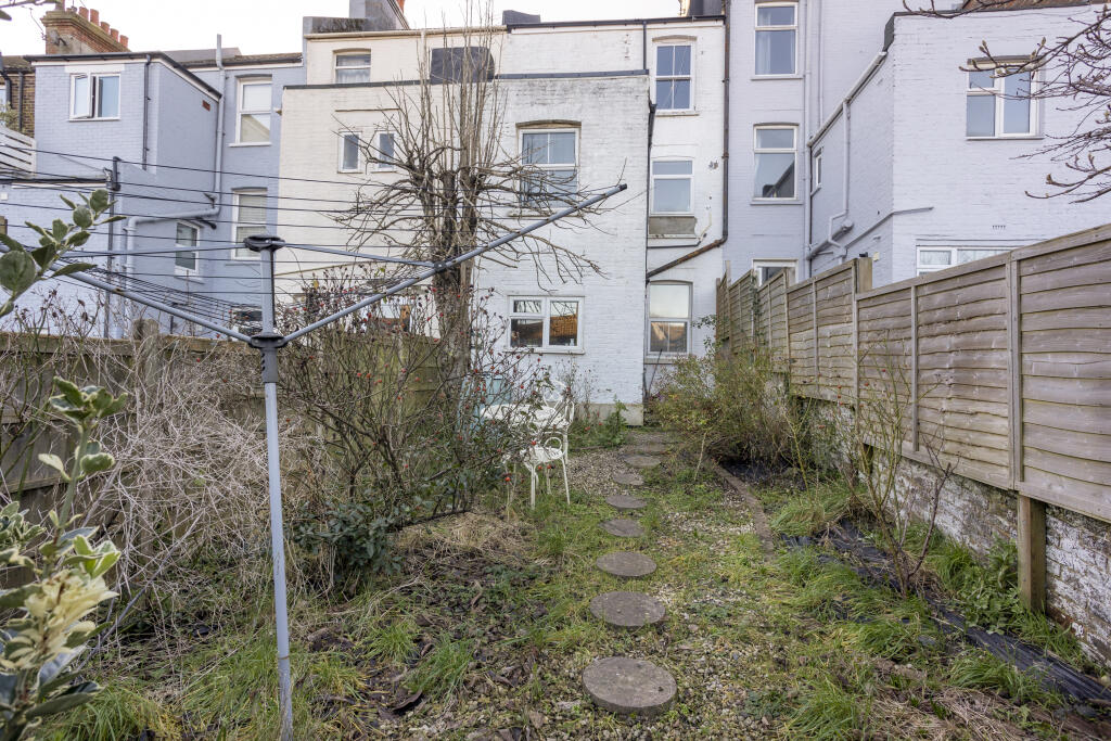 28ahollinburyrd004