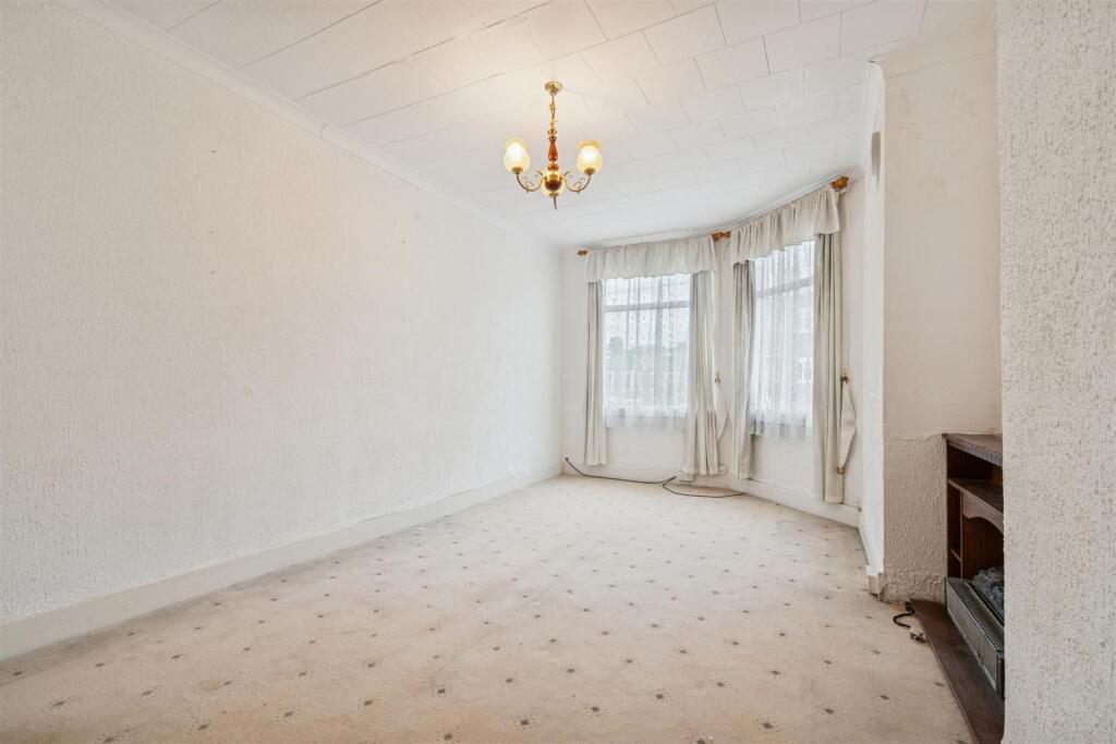 139 Mellison Road SW17 bedroom 3b.jpg