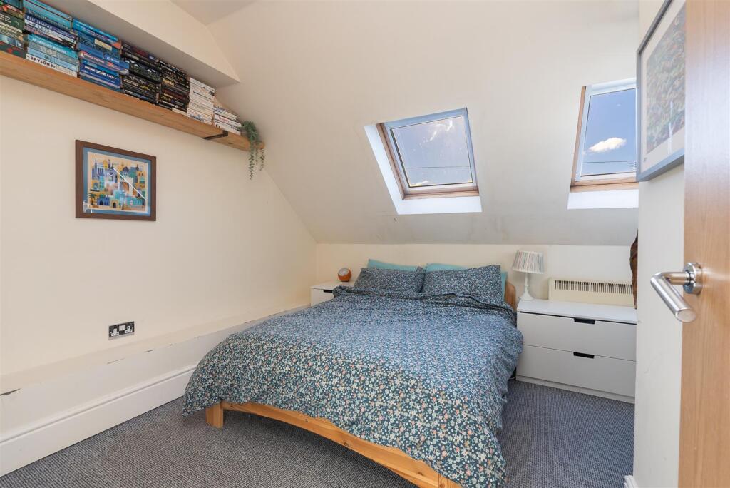 5 - Top floor one-bedroom flat for Auction, St Geo