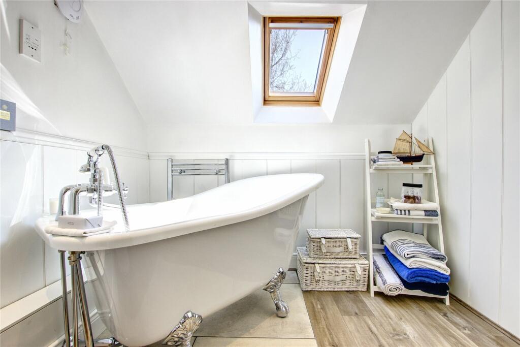 En-Suite Bathroom