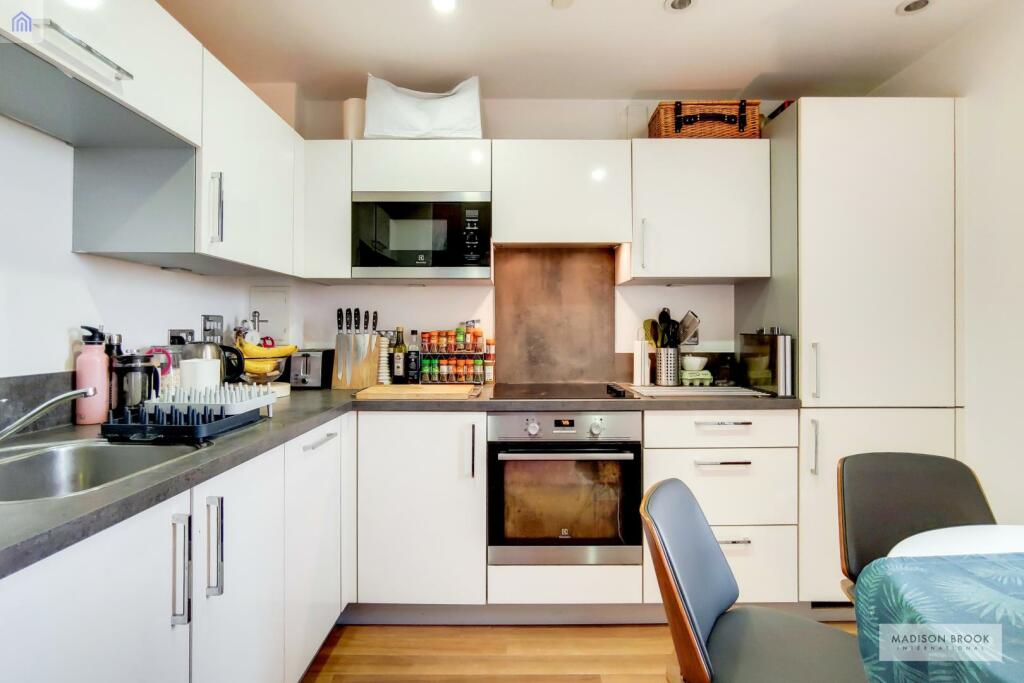 Kitchen - Sienna Alto, Renaissance Development - P