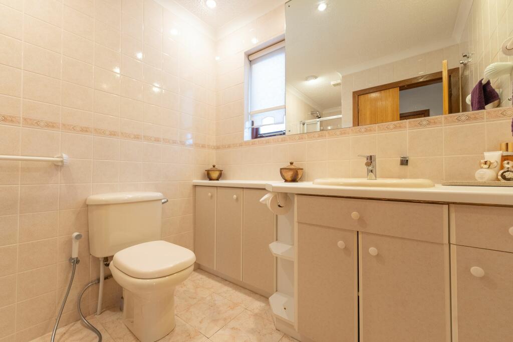 Bed 2 En Suite