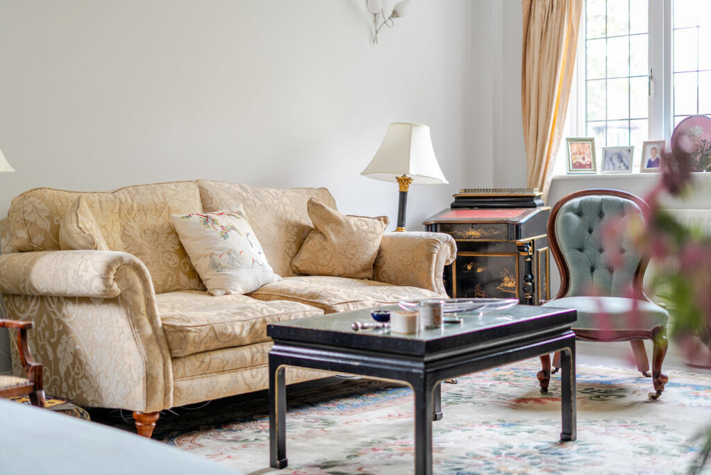 1361990-4-68de48a...