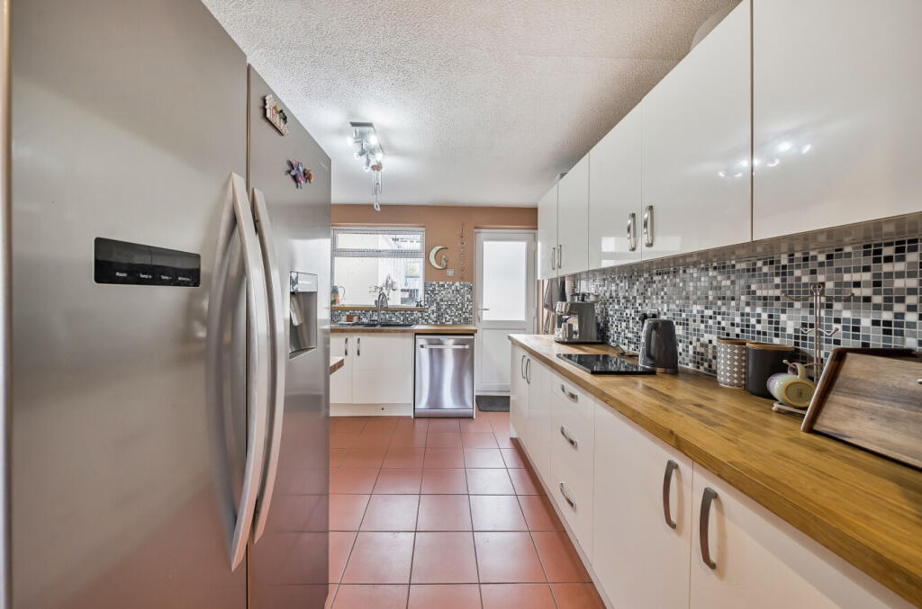 1374663-20-690b2b...