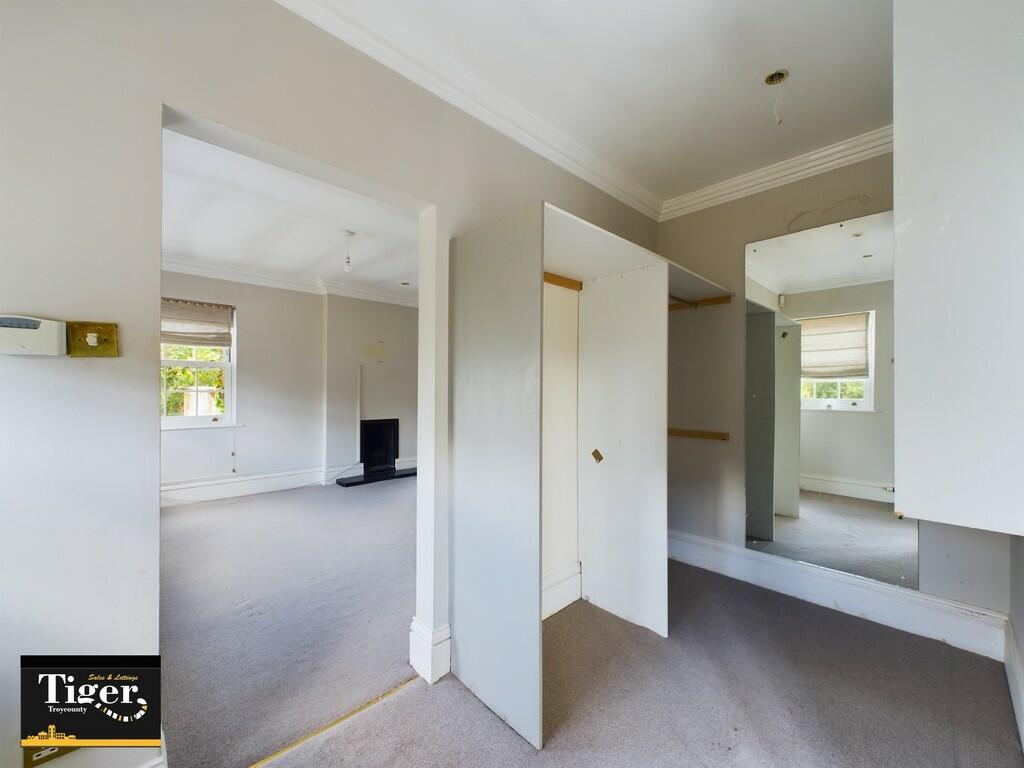 CAM02176G0-PR0329...