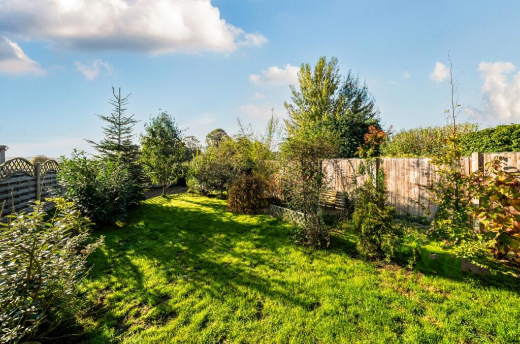 1371856-3-68f8a76f6a569