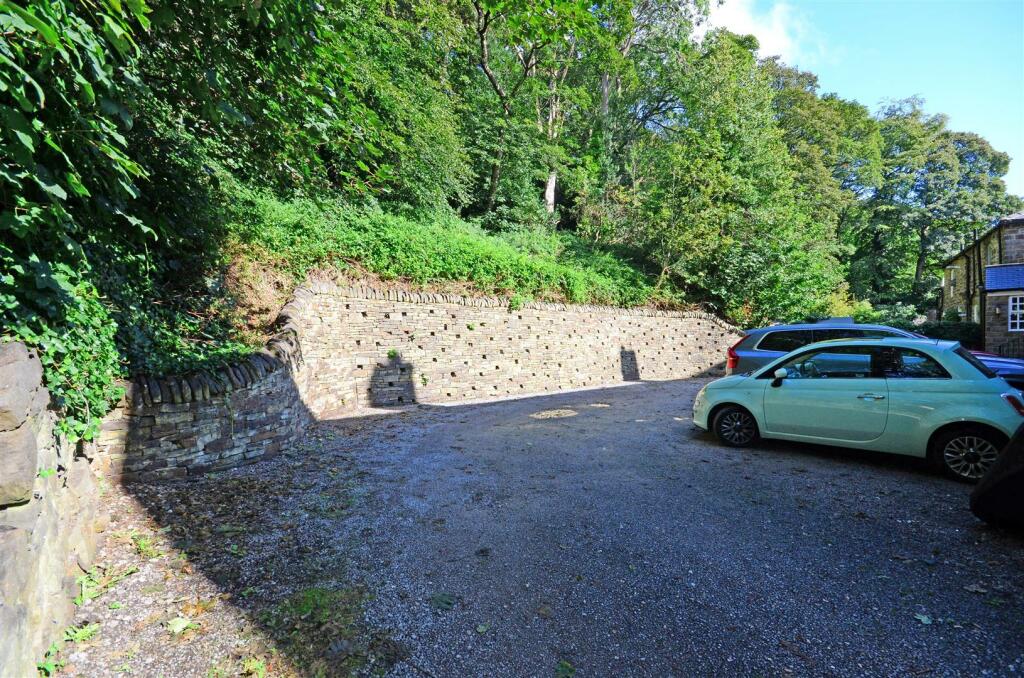 Exterior parking.JPG